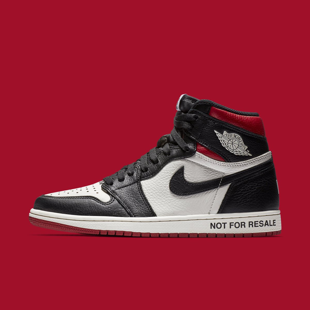 ComplexBets's tweet photo. Air Jordan 1 “Not For Resale” releasing Nov. 7 for $160. 👍 or 👎? https://t.co/iyEfK2lnRk