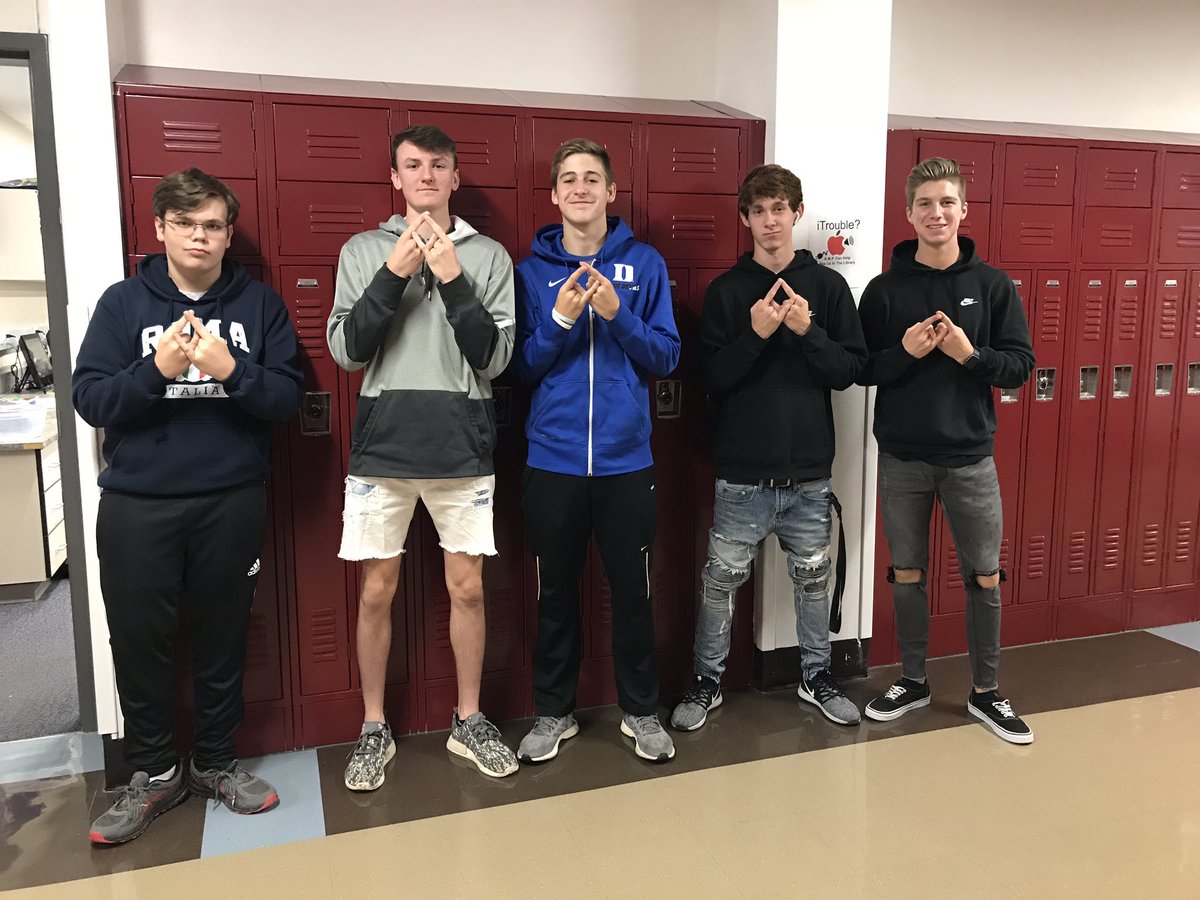 TBHS_DECA's tweet photo. Starting #DECAmonth on the right foot! Day1: pic with the DECA diamond @MissouriDECA https://t.co/3XCSqK4Fg3