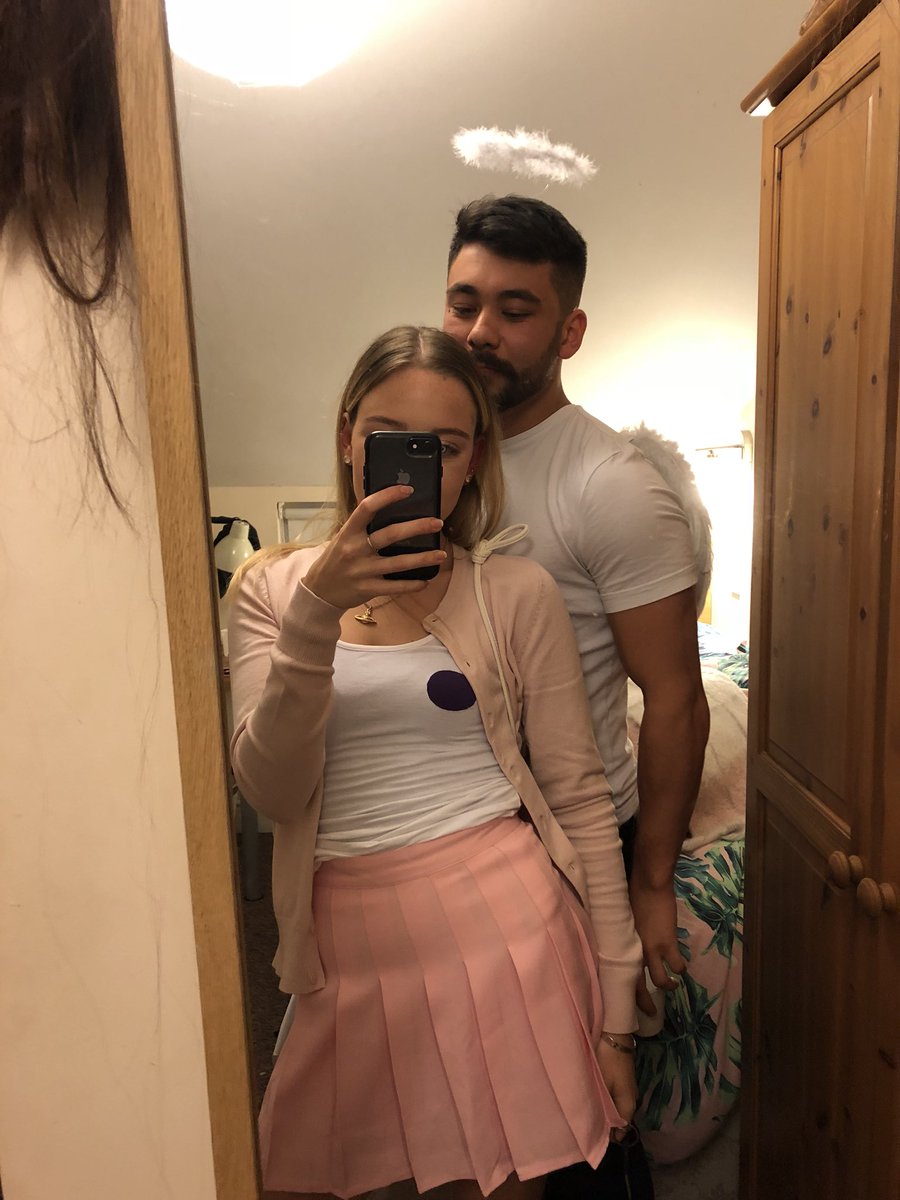 MiaScott10's tweet photo. Why u gotta be so cute https://t.co/if3AiMJl7O