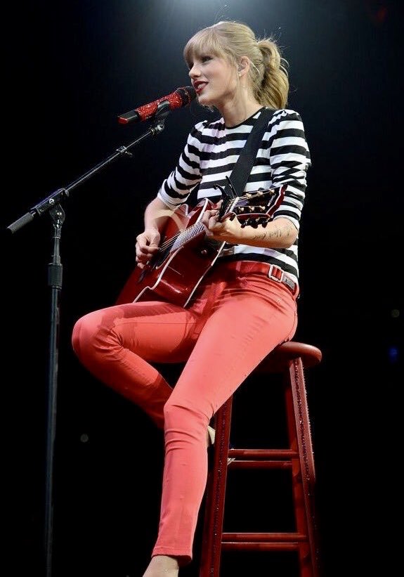 TaylorSPolls's tweet image. Which Red Tour outfit? Vote below! #TaylorSwiftNOW #TaylorSwift #Swifties #Red #RedTour #YouBelongWithMe