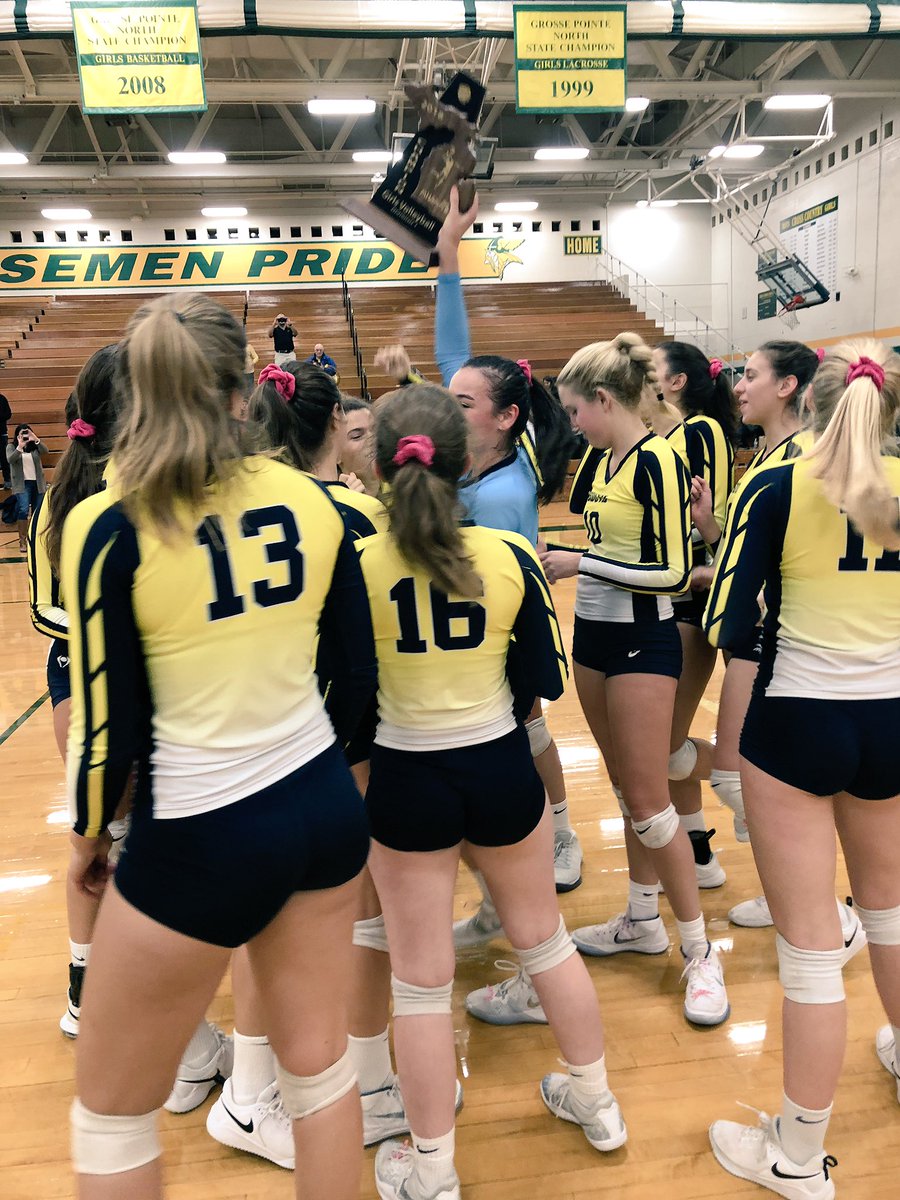 Congrats to the varsity volleyball team for winning district finals! They advance to regionals which take place next week at Utica ford!