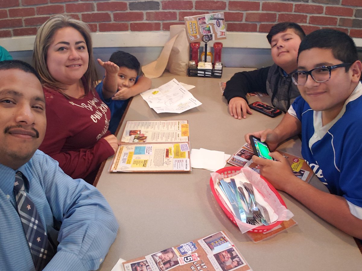 Celebrating my 40th B-Day with the fam <a href="/Pluckers/">Pluckers Wing Bar</a>