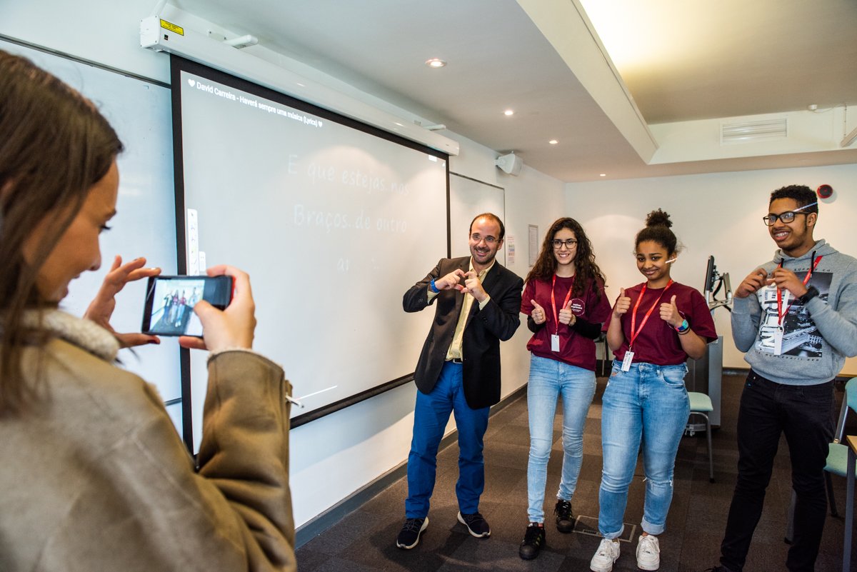 prebuschat's tweet photo. @NativeScientis1 @LancasterUni @nunobimbo @d_sobral_ @ecarmosilva Thanks, @NativeScientis1! It was a pleasure to co-organize #NativeExplorers 2018 with you. We all learned a lot from the experience, and it was wonderful to see that our research might inspire others to go to university and perhaps even pursue a career in science! https://t.co/JJO3uGWr9M