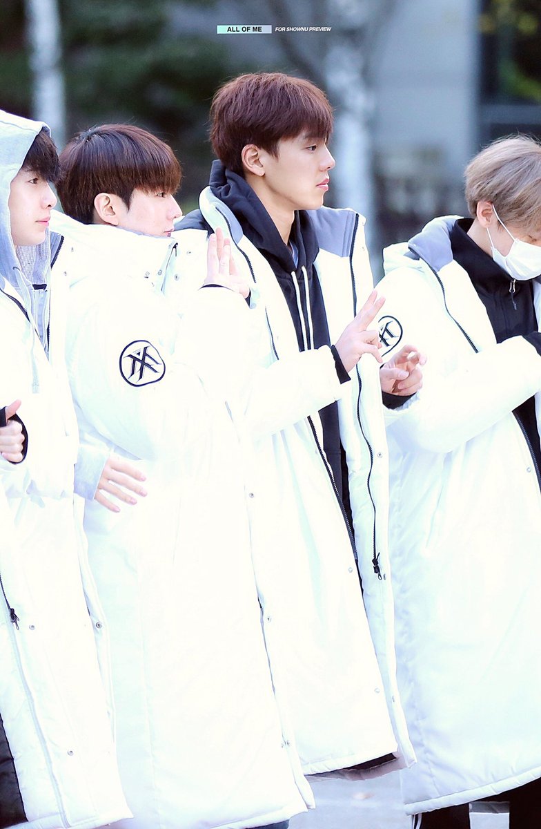 오늘 팬들이 제작해준 패딩 입고 뮤뱅출근하는 몬스타엑스 | 인스티즈