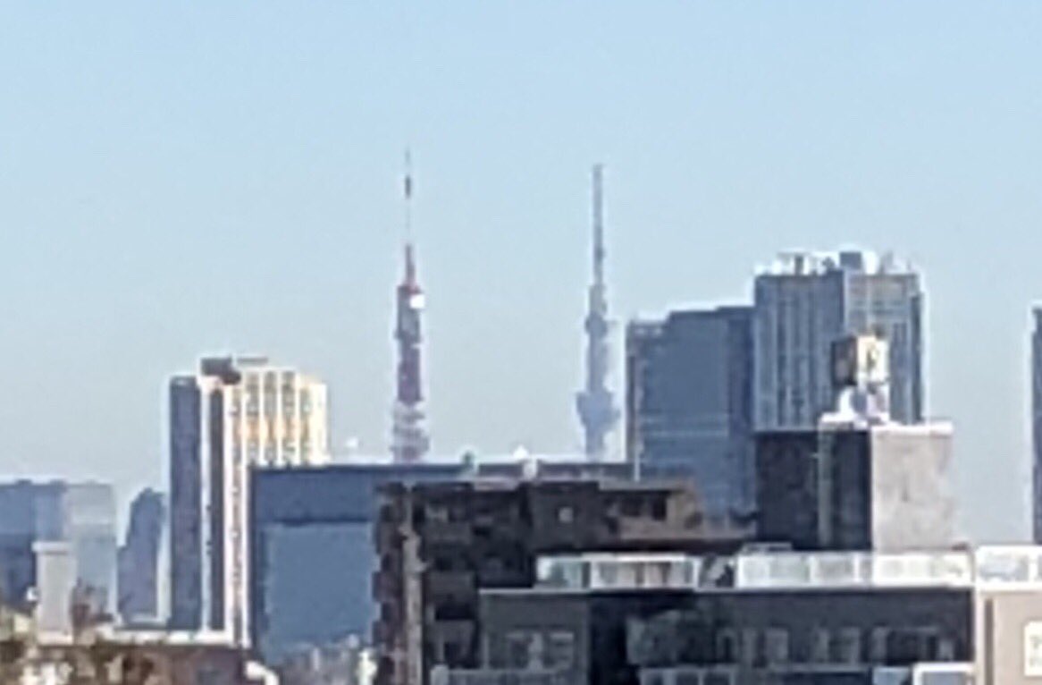 高橋将宜 Masayoshi Takahashi En Twitter 研究室の窓から 東京タワーとスカイツリーがほぼ同じ高さで並んで見える 両 タワーともに 東工大の大岡山キャンパスから北東に位置していて ちょうどいい距離にある模様 T Co N5t49oe6v2 Twitter