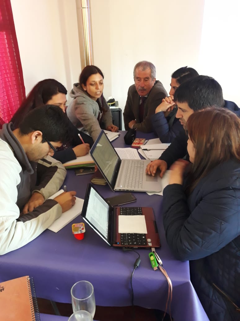 DeproeNuble's tweet photo. Reunión con los microcentros en la Comuna de Ranquil. #ChileLoHacemosTodos https://t.co/HbybDJkHLp