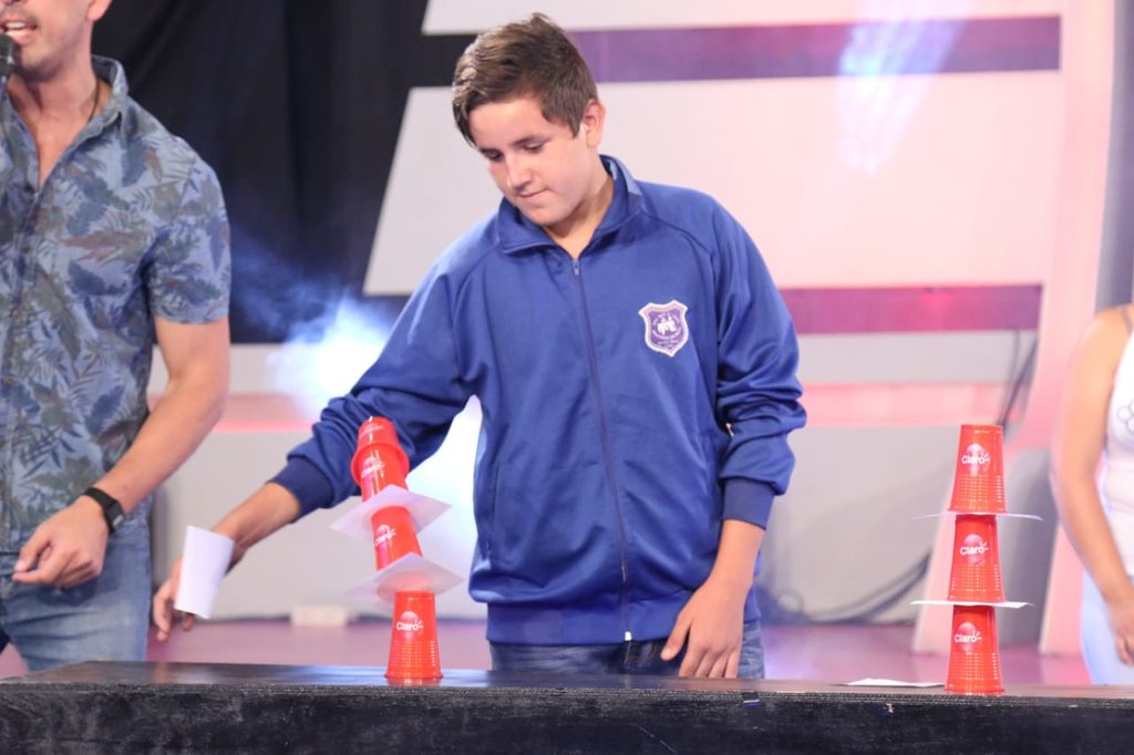 CombatePy's tweet image. Hasta en la ultima noche queremos que ganen dinero con nosotros 👏💸 Jugamos al #VasitoChallenge de @claropy en #BilleteRPC💸💰