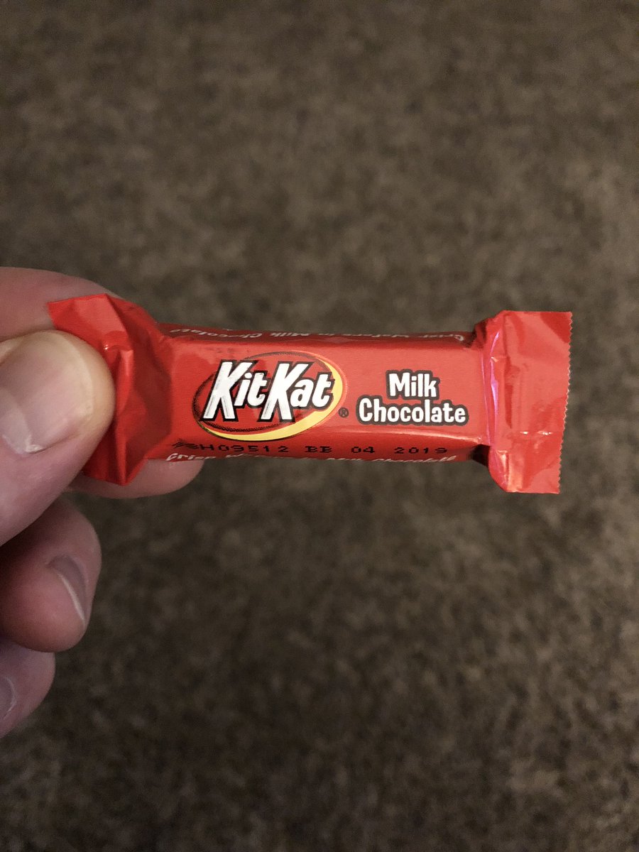 allthingspod1's tweet photo. Lastly, the Kit Kat singles are possibly the worst candy idea ever. Who needs any candy this size?? https://t.co/pZGrh1P1xd
