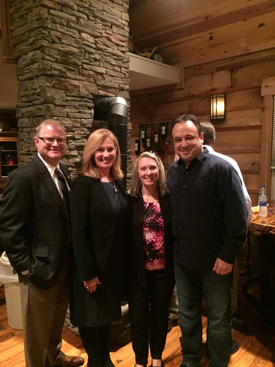 HRCCC_KY's tweet photo. Great crowd tonight in NKY supporting Rep. Kim Moser (@5boymom)! She's a strong, thoughtful conservative who has worked tirelessly to fight the drug epidemic! https://t.co/3ffcSAkNj5 https://t.co/bpigqMoAi5