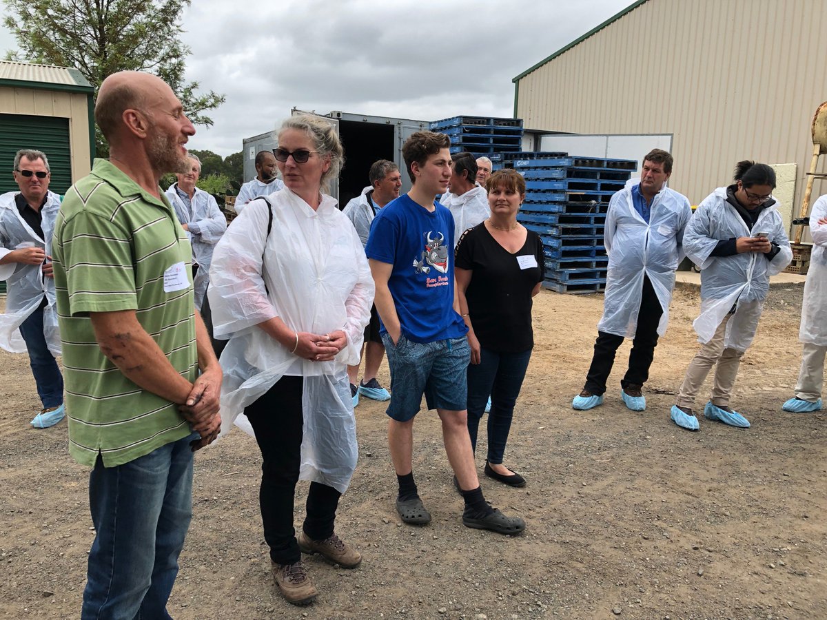 lls_sydney's tweet photo. Great to #partner with Protected Cropping Oz to #host a #tour of #greenhouse facilities throughout #WesternSydney. Almost 70 #growers & #industry reps turned out to the #event as part of our #VegNET NSW partnership with @Hort_Au https://t.co/BSkMckXDeS
