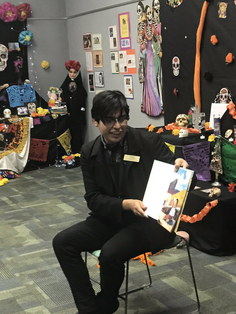 GlenAvonLib's tweet photo. Dia de Los Muertos! https://t.co/DY6yBgBCsR