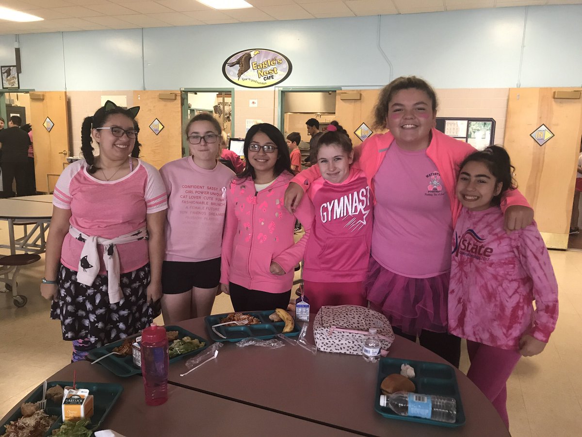 PrincipalofWMS's tweet photo. WMS and Breast Cancer Awareness! #wmspride #hopingforacure https://t.co/0tgfN5VPWk