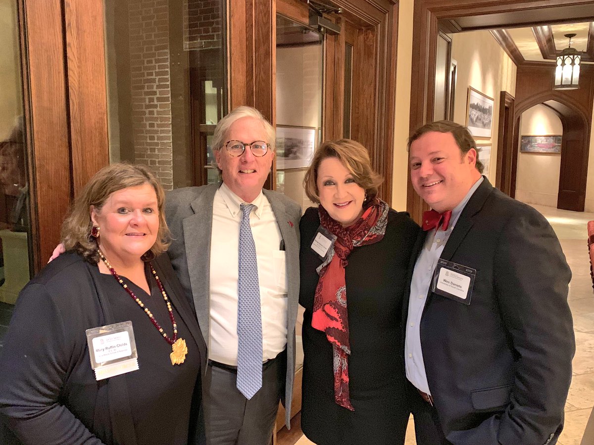 bo_hart's tweet image. Awesome event tonight with #MooreinDallas with incredible Gamecock alumni and Dean Brews! @UofSC @MooreSchool