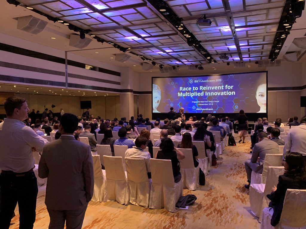 lllamzon's tweet photo. T-5 minutes to 2019 #IDCFuturescapes https://t.co/e56M21a0M6