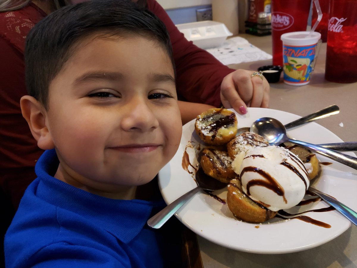 End the night with a bang @Pluckers ! #friedoreos