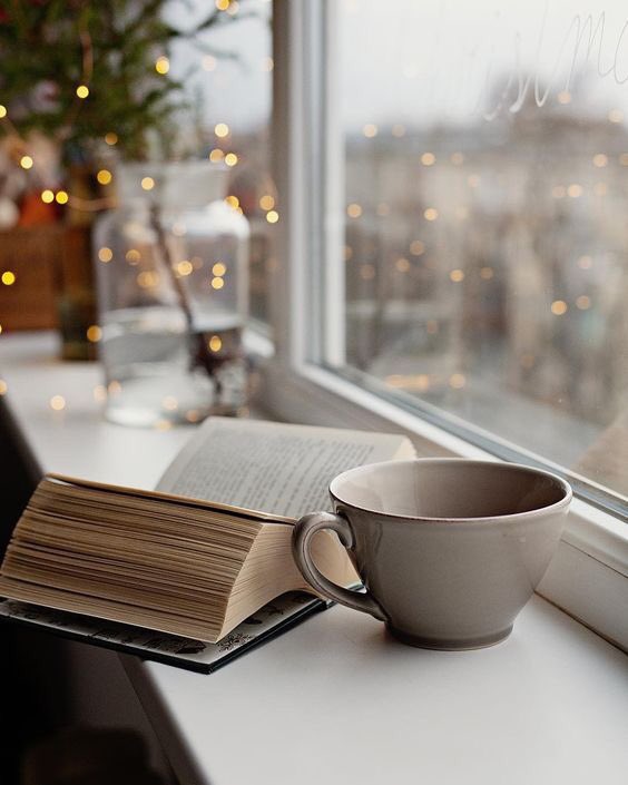 Alina_Ba__'s tweet photo. Good morning☕️

~Всем прекрасного дня и настроения✨

~Проведите последние дни каникул насыщенно и незабываемо.

~Набираемся сил на новую четверть.

                                  [🍂💫📚] https://t.co/lmASFR8FQH