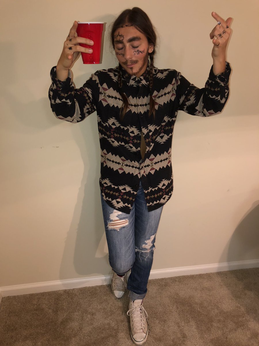 Bectacular2's tweet photo. Last night I fell apart. I’m Better Now #PostMaloneXCrocs @PostMalone https://t.co/vVgldnJ0O4
