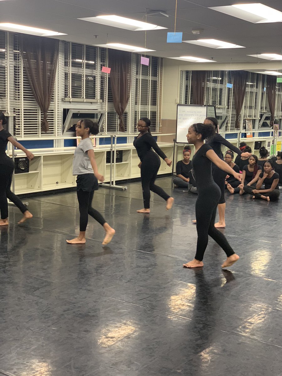 Arts_SWA's tweet image. Our dancers were in full effect tonight! We so proud of our student dancers, @MsKarmasDance, and our UMBC dance intern Madison Bonaparte! #FallArtsExpo18 #ArtsEd #DanceEd #TheArts
