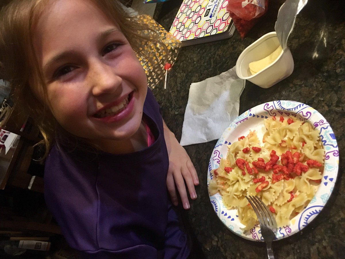 emerygirl's tweet photo. Ummmm. Pasta and hot fries? #hercreation https://t.co/j62hspl4cw