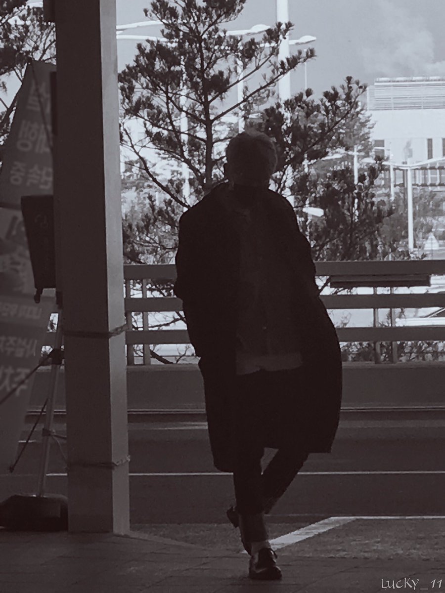 MY_LUCKINESS's tweet photo. 181102 #은혁 #Eunhyuk 인천공항 한국to일본 오늘의 은혁에게 홀딱 반해요ㅠ공항에 백 번이라도 갈수 있어요🙃 https://t.co/JvIvZoUoow
