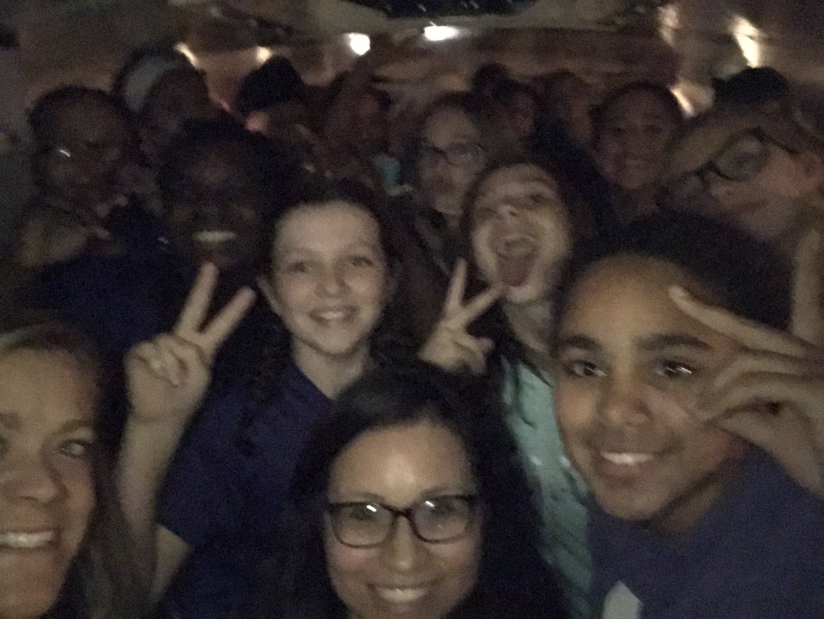 RachCountryman's tweet photo. Bringinβ home the #doubledubs with our 7th grade team!!! Second win for both A and B!! Such a great games and extremely loud screaming. #teamthatplaystogether #winstogether @lori__montiel @HobbyAthletics @NISDHobby @lscarranco1 https://t.co/VyfF2G48VX