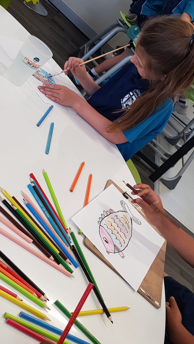 4W_CHM's tweet photo. Using the watercolour pencils today. @Yr2W_CHM @2B_CHM https://t.co/yIVNwVwfej