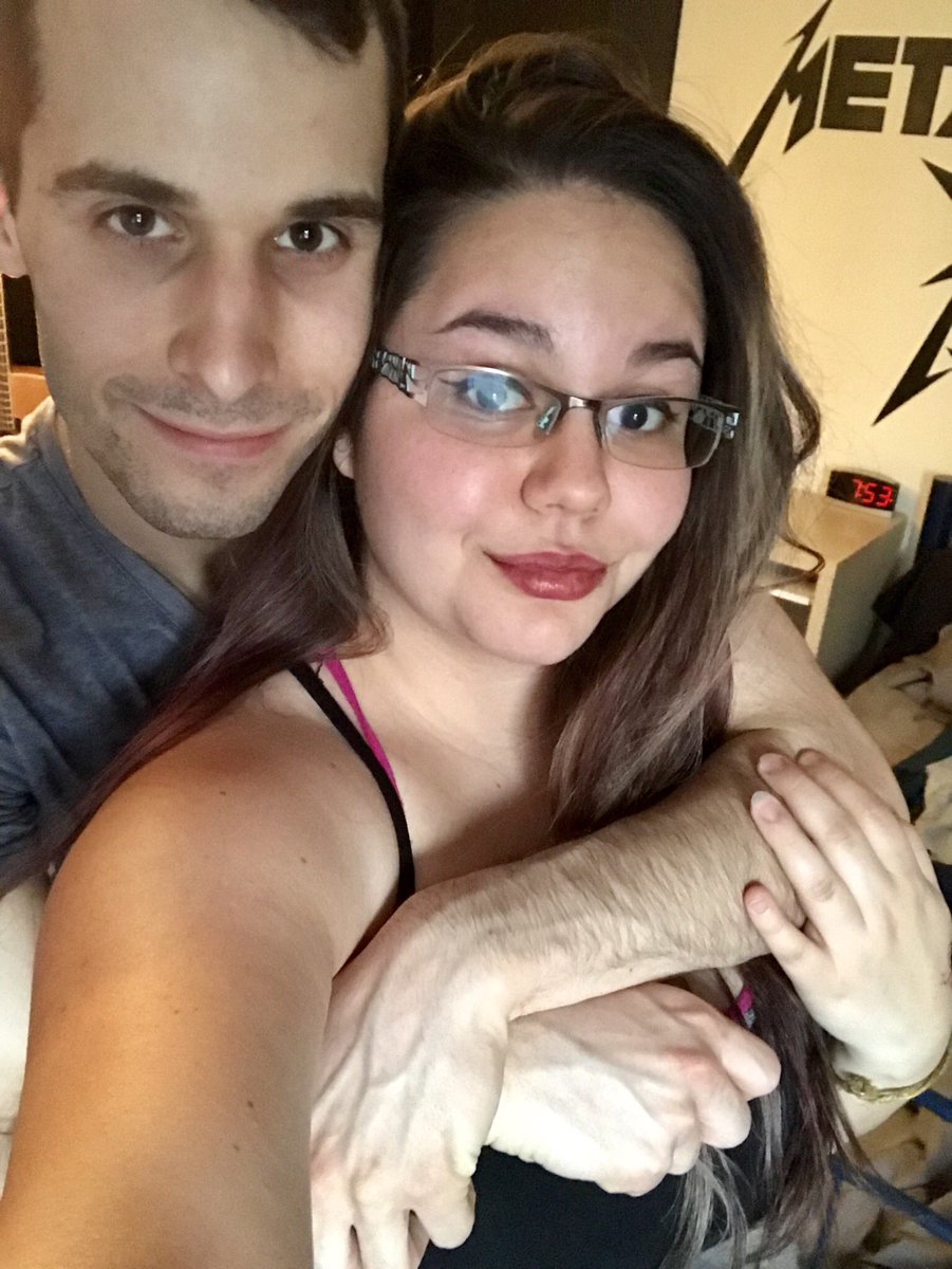 samanthaquesne2's tweet image. A year ago today was the first day that i met my now boyfriend 💜💜 today&apos;s also our 11months 💜💜💜  love him to the moon ans back 😘#sam2