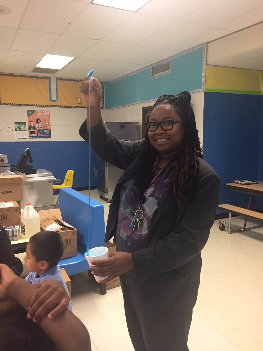 EarleStem's tweet photo. @EarleStem #attendancematters #attendanceincentive for our #futureSTEMists #slimefest #ChicagoPublicSchools #StudentLeaders our middle school students were great leaders and helped over one hundred students make slime and celebrate the end of the first quarter #ChicagoStories https://t.co/K1x5J5vj6a