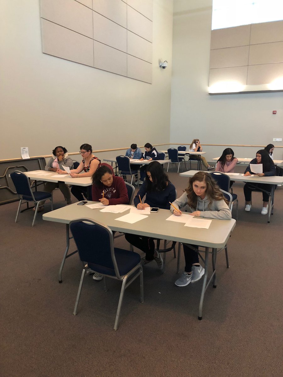 .<a href="/EastTechDECA/">East Tech DECA</a> Your chapter is doing awesome preparing for competition! Thank you for all your hard work preparing for role plays and competition! Keep up the good work 🔷🙌🏼😁