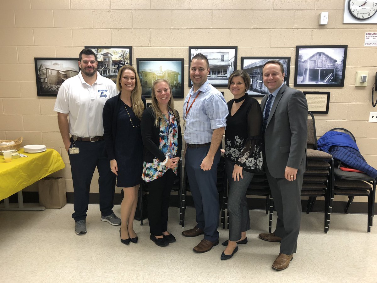 BurzynskiMrs's tweet image. Thanks to Islip HS for letting JGHS participate in Instructional Rounds. And thanks to JGHS staff for spending the day engaged in rich dialog! #afocusedfuture #sharingbestpractices
@MrMac_JGHS