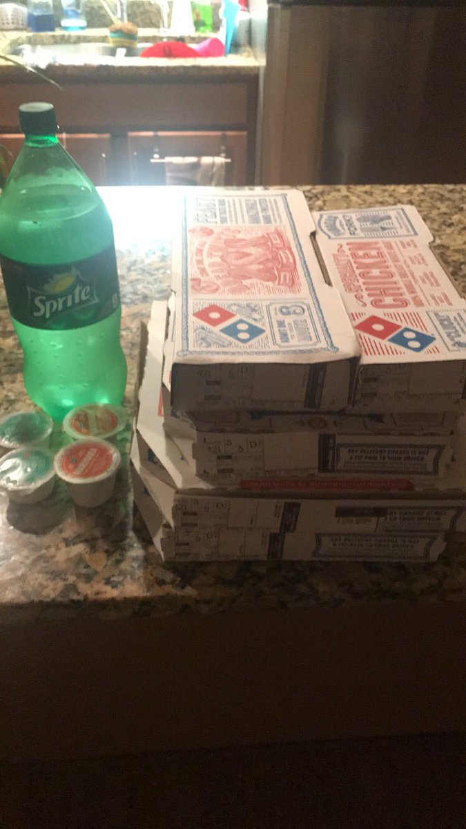 GamblingMikki's tweet image. Yo the man @BearOrders really came through 🙌🏽🙌🏽💯💯#PizzaPlug