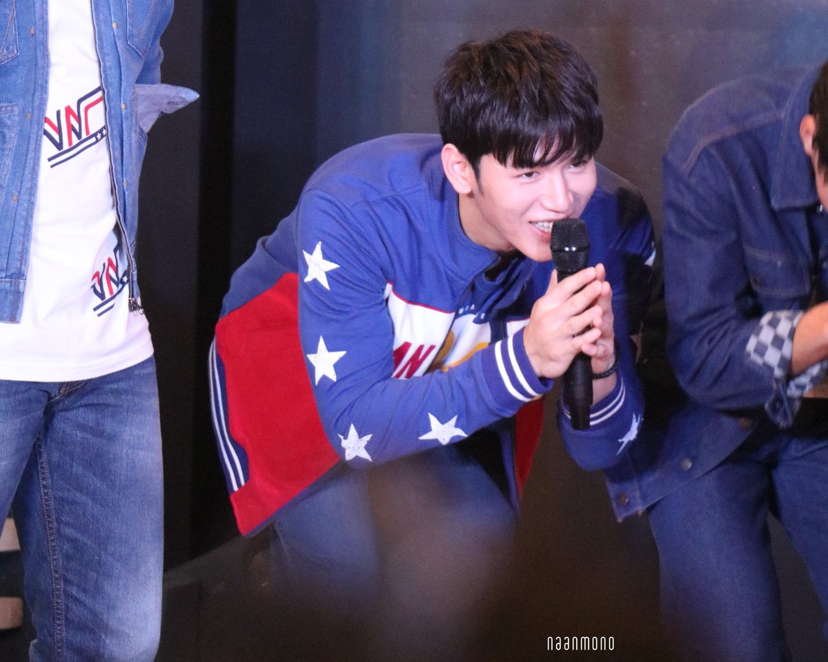 naanmono's tweet photo. ไหว้ย่อที่แท้ทรู xD
#ฮันนี่ #โพก้า #Newwiee
#WranglerCustomizeStore #WranglerThailand #เตนิว https://t.co/IxSr0WmDU5