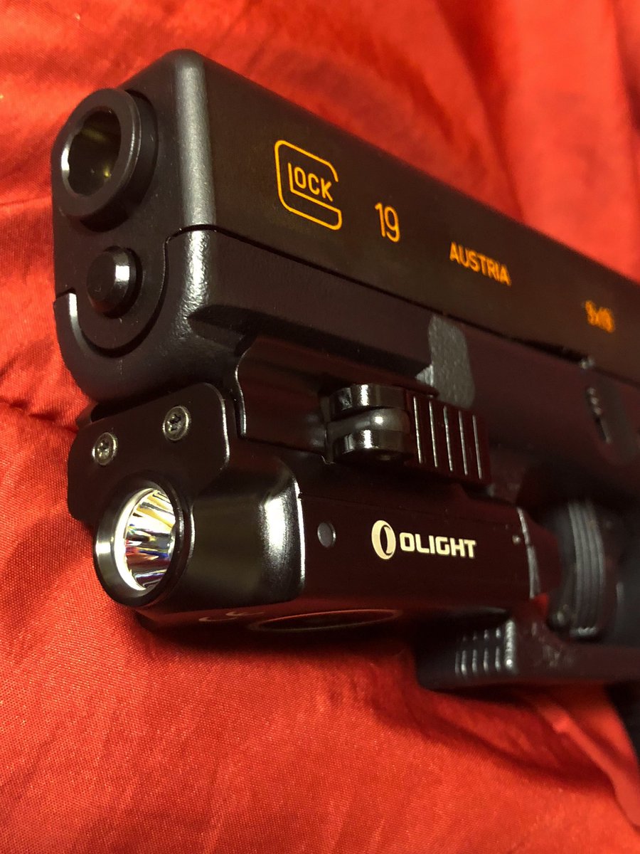 BAKE_cat's tweet image. OLIGHTさんからValkyrieが届いたので
早速、Glock19クンに着けてみました😊

グロッグを少し加工しましたが
定位置に装着して点灯操作が
出来ることが嬉しいです💕

#OLIGHT #Valkyrie #Plmini #TokyoMarui #TokyomaruiG19 #東京マルイ #東京マルイG19 #Glock19