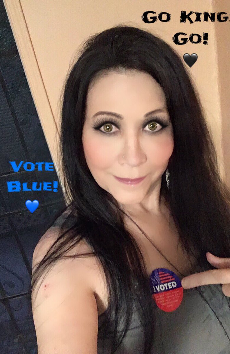 CamiAnnS's tweet photo. I voted Blue all the way. Have you? #VoteDem #VoteToSaveOurCountry #BlueWave2018 #Vote ๐๐บ๐ธ and #GoKingsGoโ ! Did I mention I love hockey and the @LAKings ๐ค๐ https://t.co/TG79NWokyT