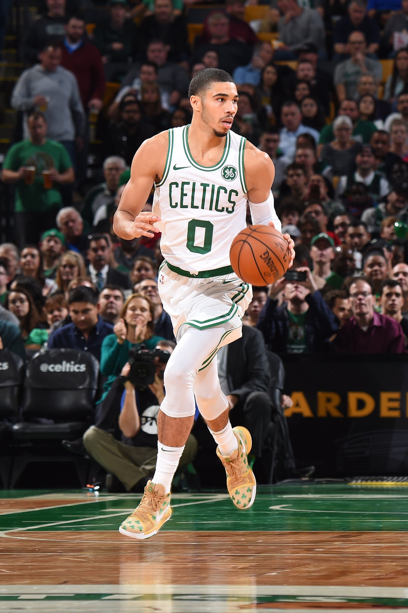 Бо круз. Бо Круз баскетболист. Jayson Tatum баскетболист. Бо Круз баскетбол НБА. Ракета Круз баскетболист.