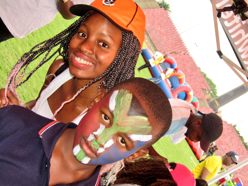 Paballo_Mekhoe's tweet image. Giving back changes a life, the best part is when it&apos;s changes you🤞

I absolutely loved painting the kids faces. 🇿🇦  the joy in my heart is perfectly portrayed in these pictures😄🤗
It&apos;s simple really... You just have to love it.😍😍😍
#ConquerGames2018
@MelodyMiyaVibe