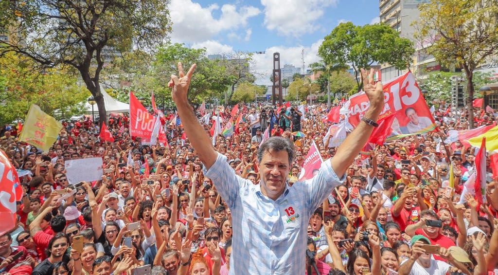 JosieFortaleza's tweet photo. @Haddad_Fernando @ElisetePaes EU ESTAVA LA. NA PRACA DO FERREIRA EM FORTALEZA. FOI LINDO DE VER. VOU VOTAR NUM PROFESSOR. PRA CIMA DELES PROFESSOR HADADD 💪💪💪💪💪💪💪💪💪 #Elenão #HaddadSim #HADADD13 https://t.co/gDsU2cHr9z