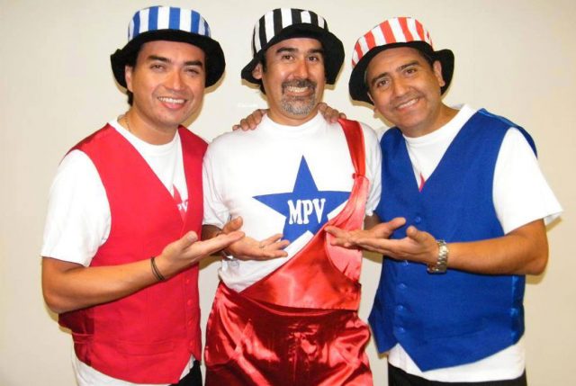 loockito's tweet photo. ⚫ Pesar en el mundo artístico:
Comunican el sensible fallecimiento de Rodrigo Manríquez [QEPD], director del trío humorístico #Manpoval, quien fue encontrado sin vida al interior de su domicilio en #Temuco ||
#LaDivinaComida https://t.co/Rw5Rc6oRDF