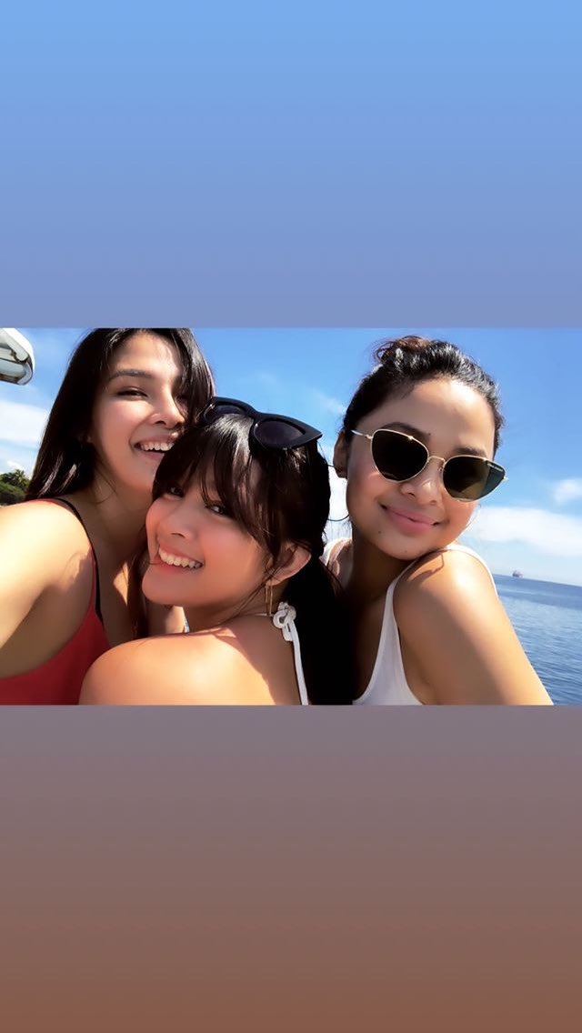 TeamMaikaOFC's tweet photo. Queen @Riveramaika97  with Girltrends @sammierimando and @jmarasiganoffcl https://t.co/fQXlp16TBd