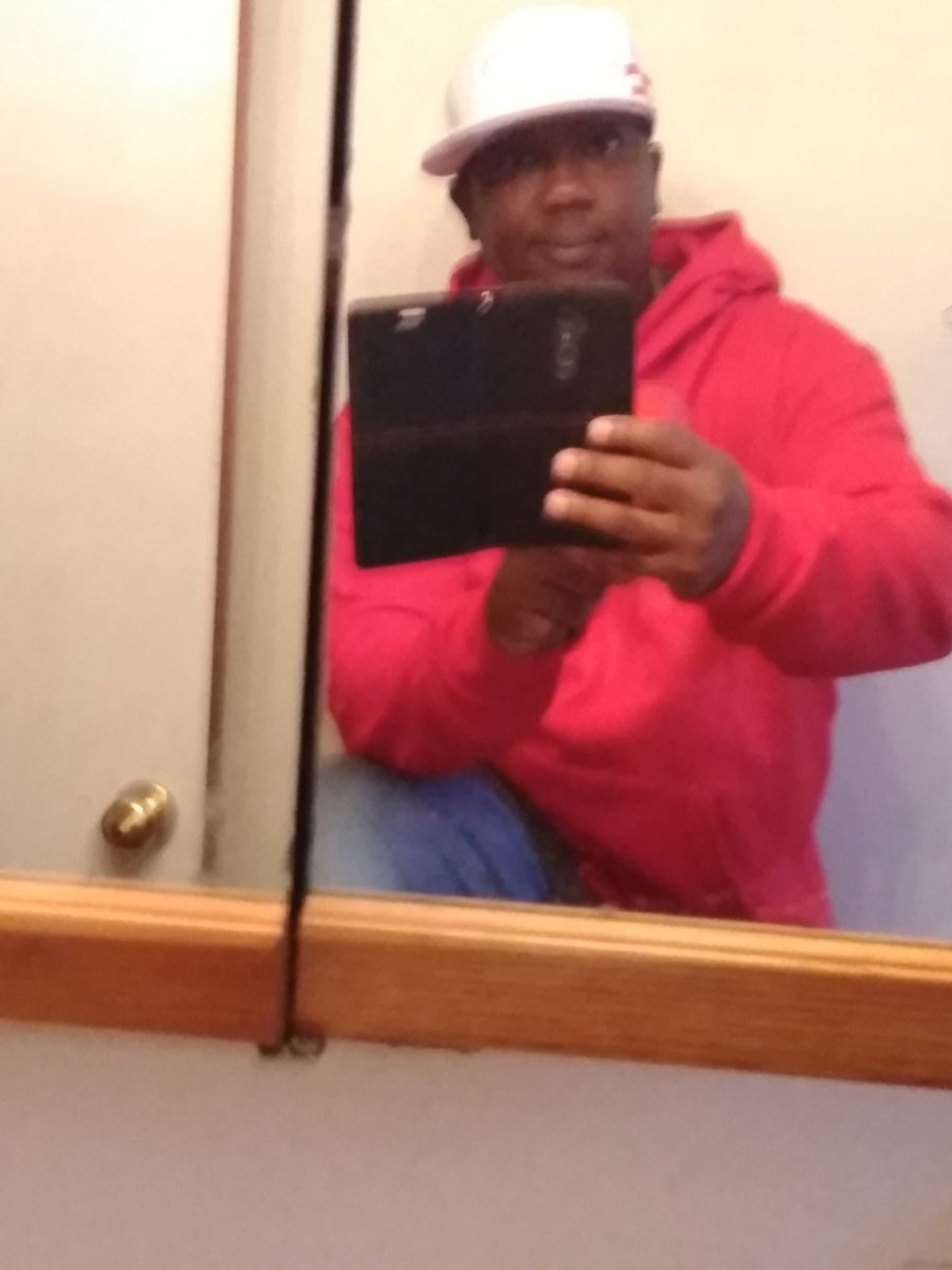 DJJoeSmooth's tweet photo. Greetings twitter land. Wazzzz the business? Stay blessed. https://t.co/3WLu8Btaxv