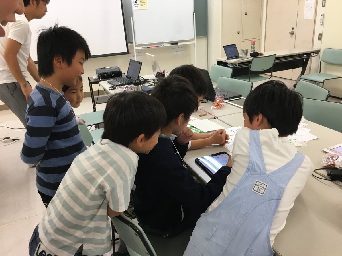 Coderdojo_Kamoi's tweet image. CoderDojo鴨居開催しました!
今日は7人のニンジャが参加してくれました!とても賑やかな楽しい道場になりました!
開催報告はまた後ほど!
#CoderDojo #CoderDojo鴨居 #プログラミング #Scratch #ScratchJr #Viscuit #プログラミングゼミ #プロゼミ