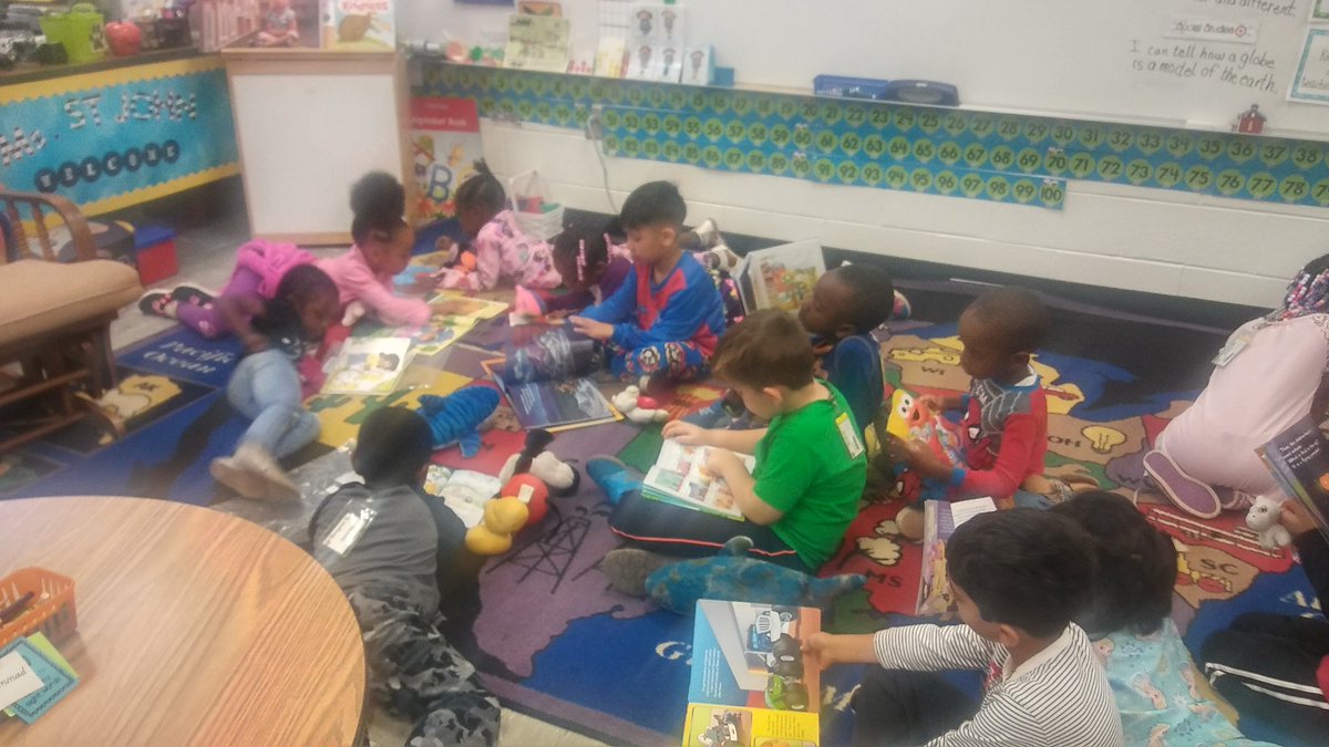 Cstjohn14's tweet photo. Having a great time reading for our Read-A-Thon!#hfemiway https://t.co/9m8K52MbeH