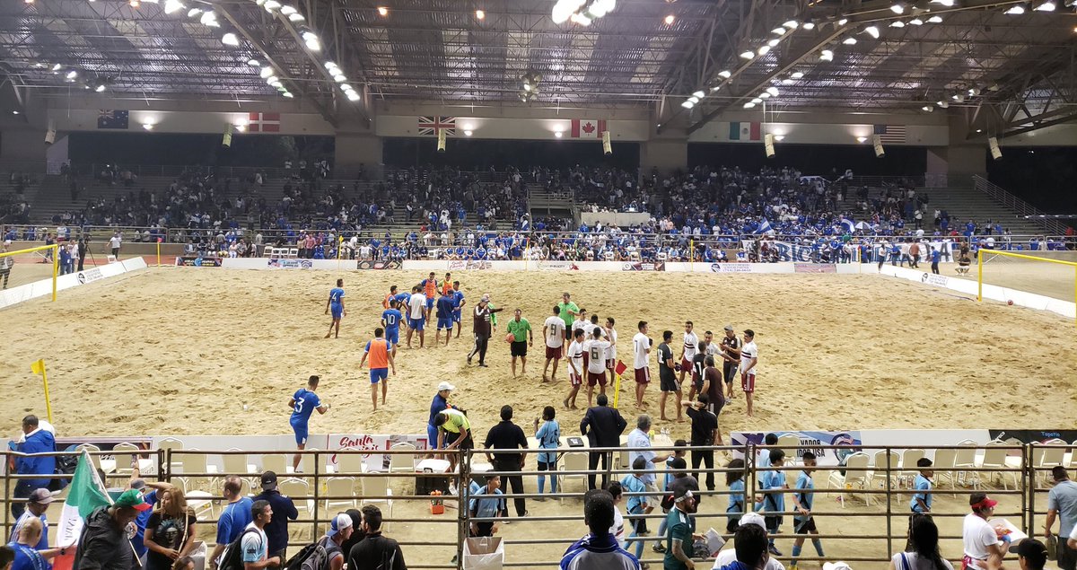 CoolFM893's tweet photo. México 4 El Salvador 2 marcador final en fútbol playa desde Los Ángeles, California 🇸🇻 #COOLFM #YSKL #Monumental #LosJuvenilesDeLaMañana #Xto2La2 #ElSalvador @Diego_Selva @GordoSaboor https://t.co/a7TGGSVlna