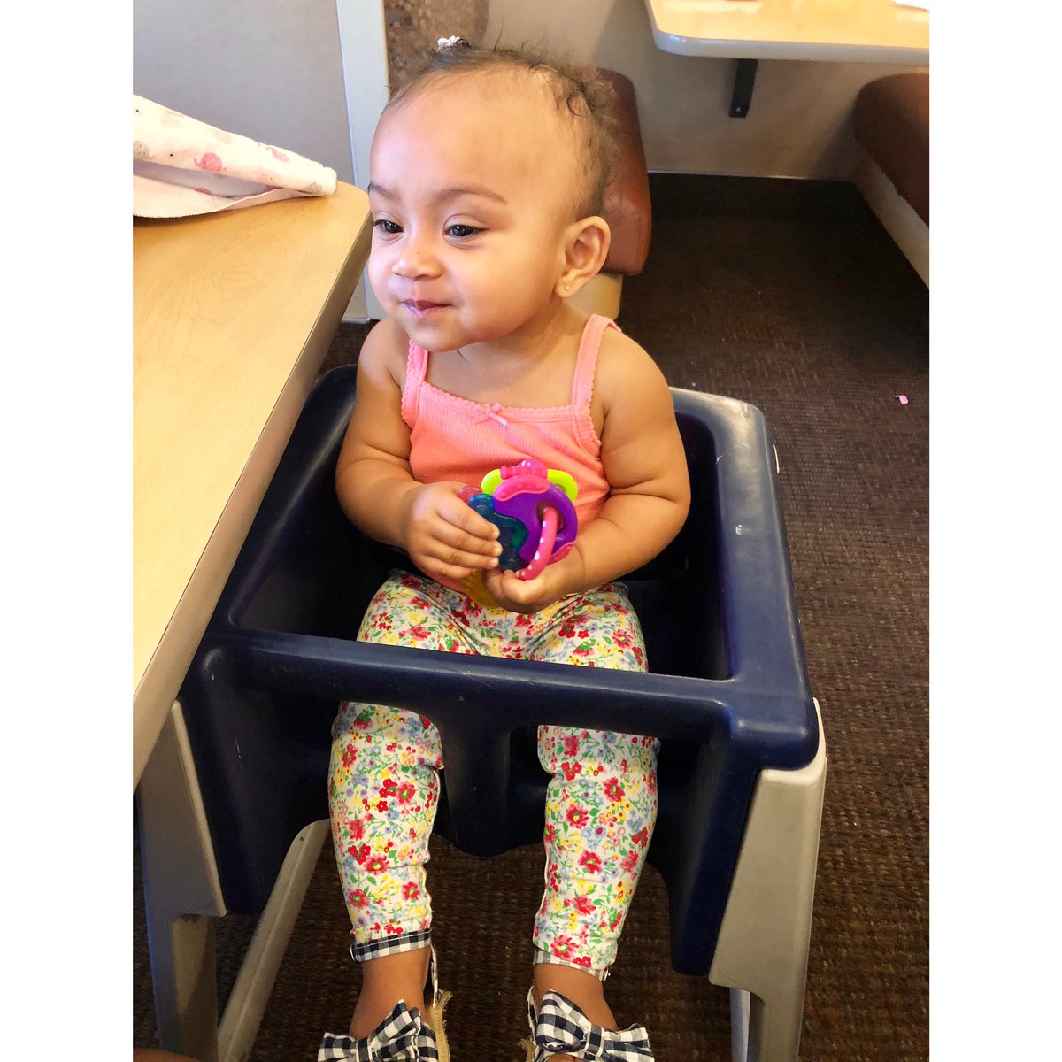 _lovelypresh08's tweet photo. Morning breakfast w/the family to ChuckE Cheese fun โบ๏ธ๐ #SweetSaturday #FitsOfTheDay #OutfitChange #Happybabygirl #10monthstomorrow #PrincessLeiโla ๐ธ๐ https://t.co/7O9ltKgBYd