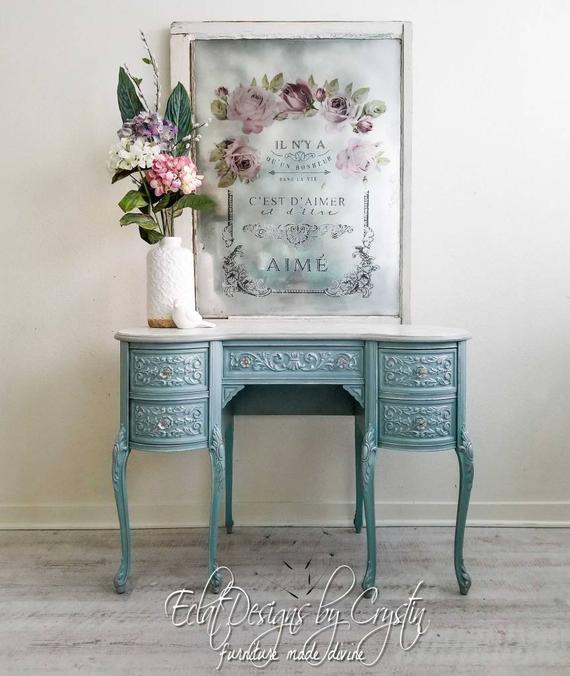 eclatbycrystin's tweet image. Dainty Desk/ Vanity with mirror #VictorianAntique #CarvedDetails #GlassKnobs #SmallDesk #BathroomVanity #BlueVanity #SilverLeafDesk #drawers #PaintedFurniture #SmallVanity 
$1325.00
➤ goo.gl/ihiLW4
via @outfy