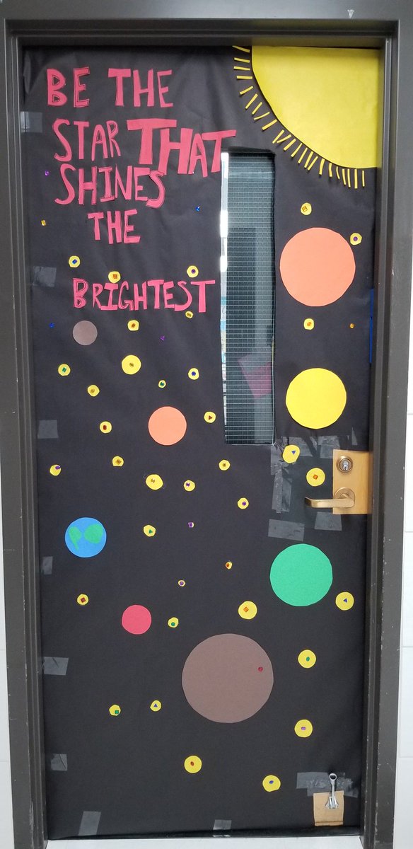 mdavilacorey's tweet photo. From the planning stage to the finished product,  these 4th graders worked together to create this beautiful door design.  We'll post our door song on Monday! @CoreyFADL https://t.co/xmI1h01HeA