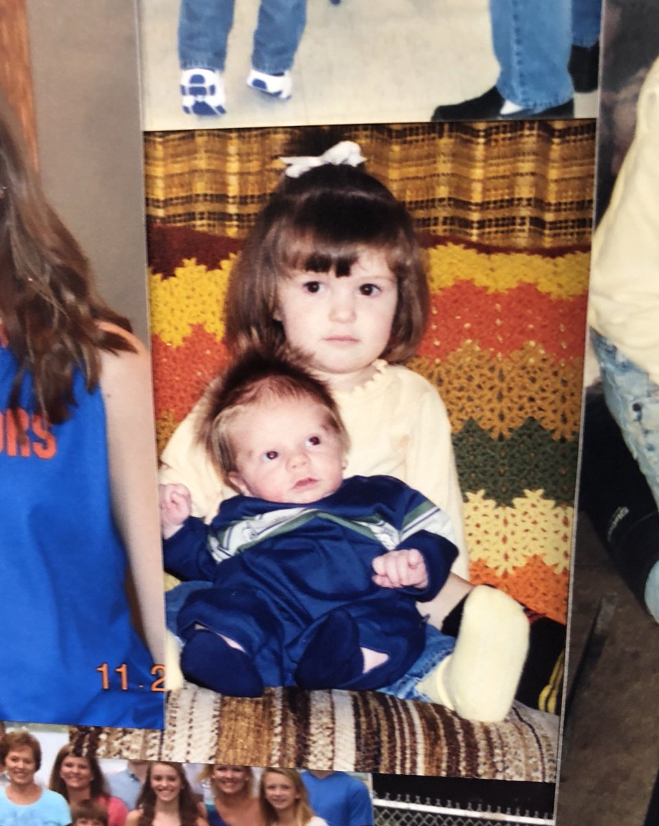 anna_0304's tweet photo. happy birthday to the person I’m forced to like😉 @tyus11arends https://t.co/qUyBbaKWw7