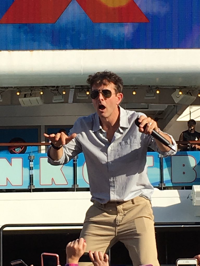 RockinRachi92x's tweet photo. πππππ€ #JoeMacThread #JoeyMcIntyre #NKOTBcruiseX #BHLove (π·β¨: Credit to owners) https://t.co/8w5WUapljR