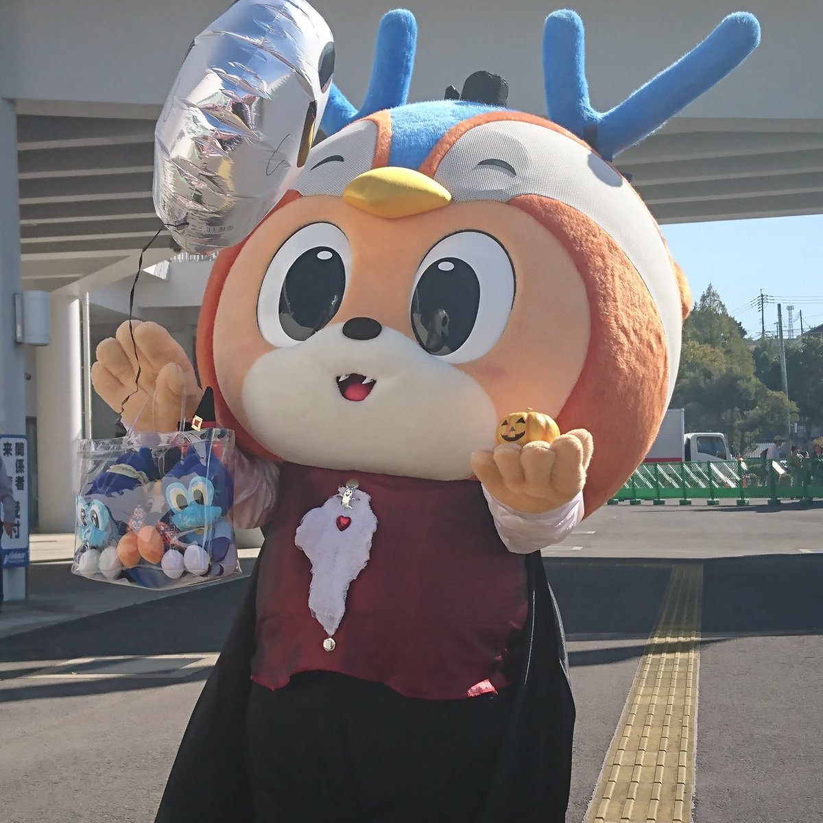 のほほん蹴球見聞録 今年のv ファーレン長崎ハロウィン あざといドラキュラa K A ヴィヴィくんです ハロウィン