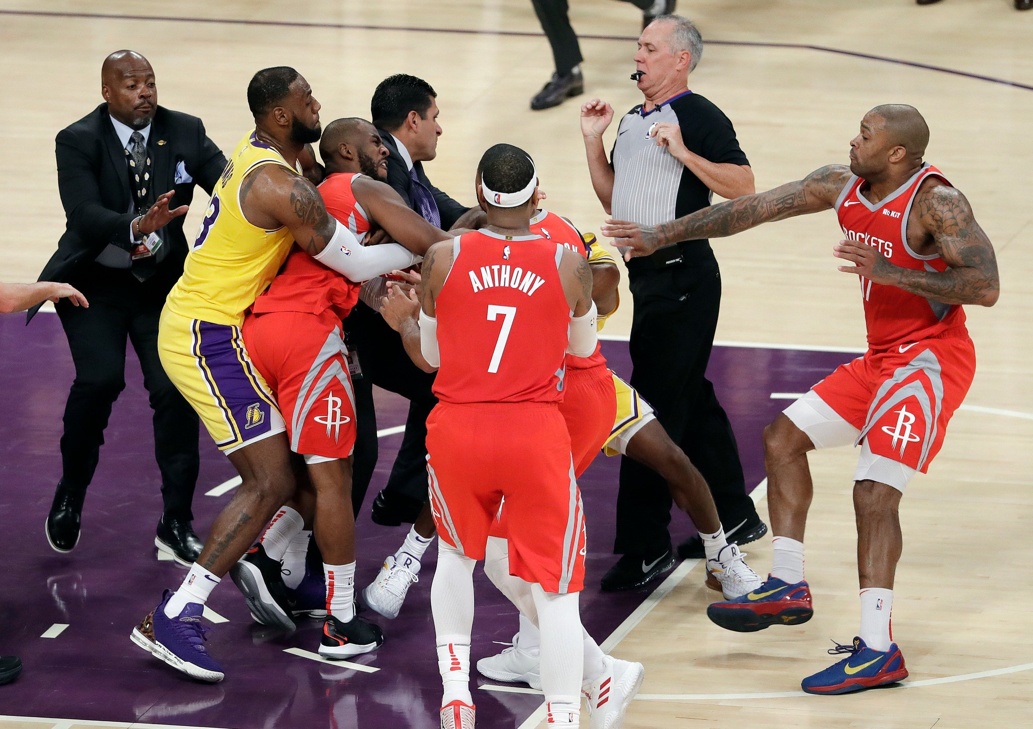 Yahoo Sports NBA on Twitter "A fight late in the fourth quarter stole